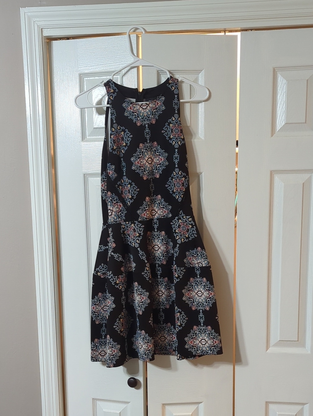 Women’s High-Neck Medallion Print Dress - Black